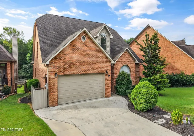 Photo 3 of Sale Pending at 120 Emory Ln, Oak Ridge, TN 37830 | MLS# 1349730 | Listing updated on 2026-09-13