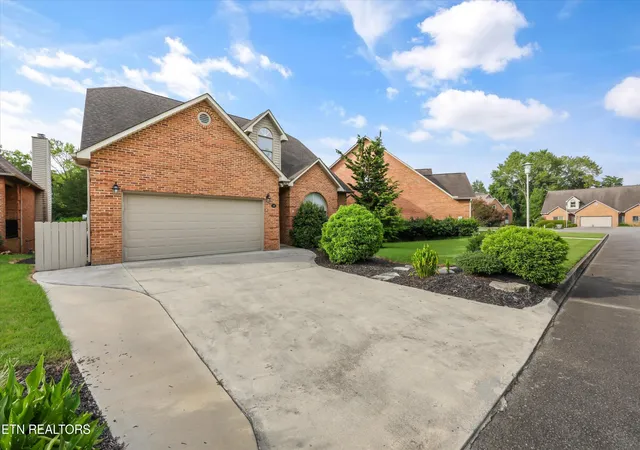 Photo 3 of Sale Pending at 120 Emory Ln, Oak Ridge, TN 37830 | MLS# 1349730 | Listing updated on 2026-09-13