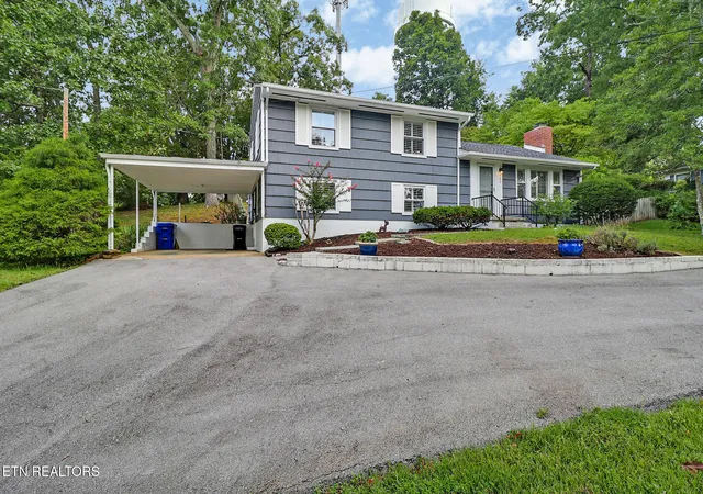 2nd image of 526 Delaware Ave, Oak Ridge, TN 37830 | MLS# 1350676