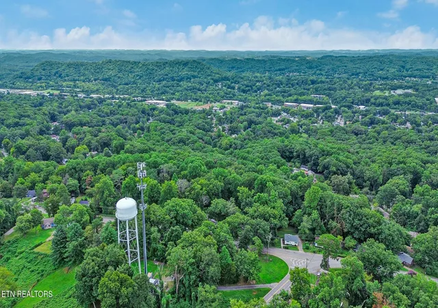 41st image of 526 Delaware Ave, Oak Ridge, TN 37830 | MLS# 1350676