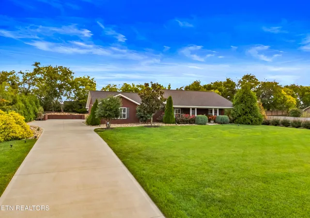 2nd image of 136 Crosslake Ln, Dandridge, TN 37725 | MLS# 1349664