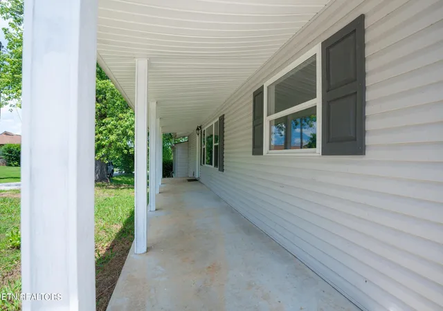 Photo 3 of Sale Pending at 814 Moss Ln, Jefferson City, TN 37760 | MLS# 1349889 | Listing updated on 2026-09-02