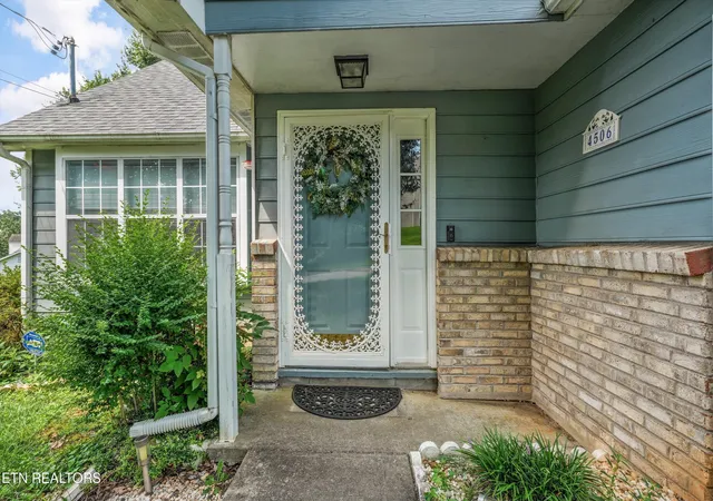 Photo 4 of Single family home for sale at 4506 Kinlock Ln, Knoxville, TN 37921 | MLS# 1349656 | Listing updated on 2026-08-09