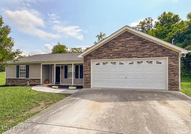 Photo 1 of Single family home for sale at 5000 Cattail Ln, Corryton, TN 37721 | MLS# 1349777 | Listing updated on 2026-09-14