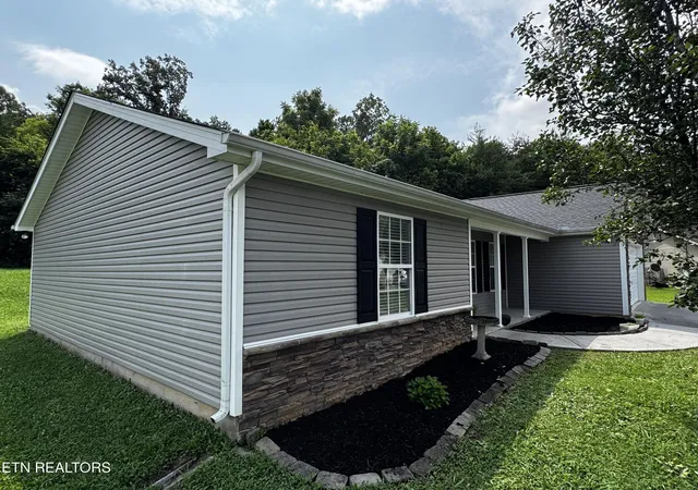 Photo 2 of Single family home for sale at 5000 Cattail Ln, Corryton, TN 37721 | MLS# 1349777 | Listing updated on 2026-09-14