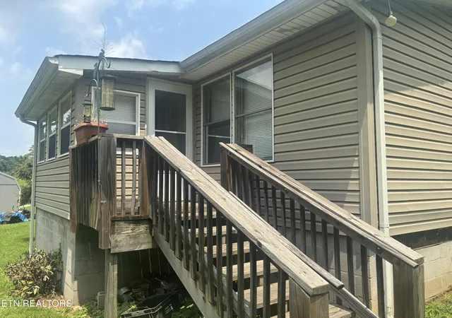 Photo 3 of Sale Pending at 255 Henderson Holw Rd, Knoxville, TN 37931 | MLS# 1349683 | Listing updated on 2026-08-08