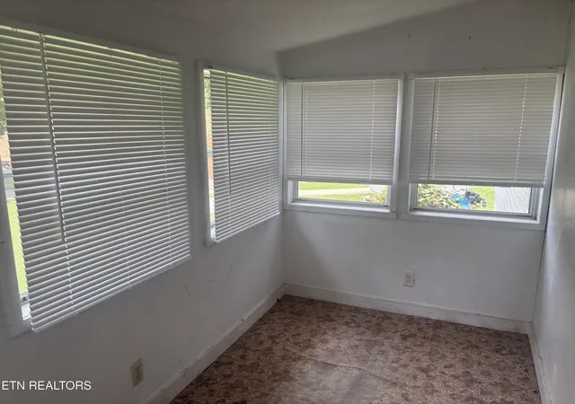 Photo 4 of Sale Pending at 255 Henderson Holw Rd, Knoxville, TN 37931 | MLS# 1349683 | Listing updated on 2026-08-08