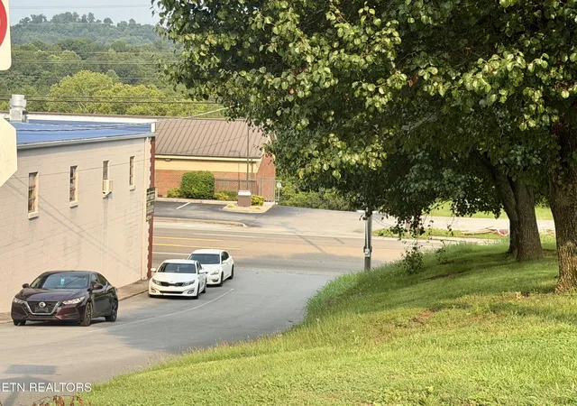 2nd image of 1751 N Broad St, Tazewell, TN 37879 | MLS# 1349686