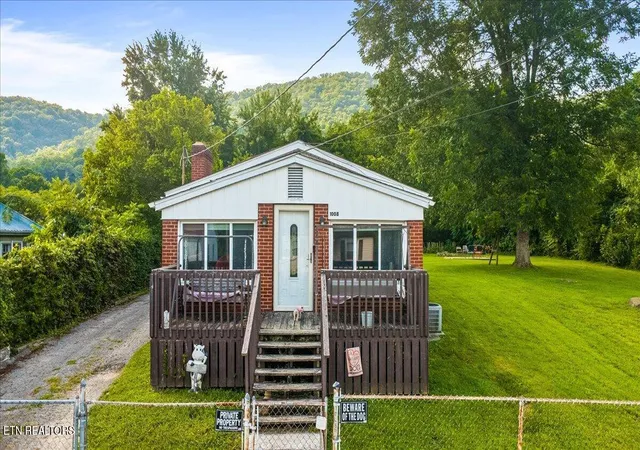 1st image of 1008 W Walden St, La Follette, TN 37766 | MLS# 1349693