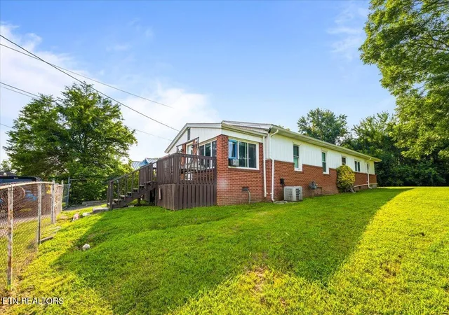 2nd image of 1008 W Walden St, La Follette, TN 37766 | MLS# 1349693