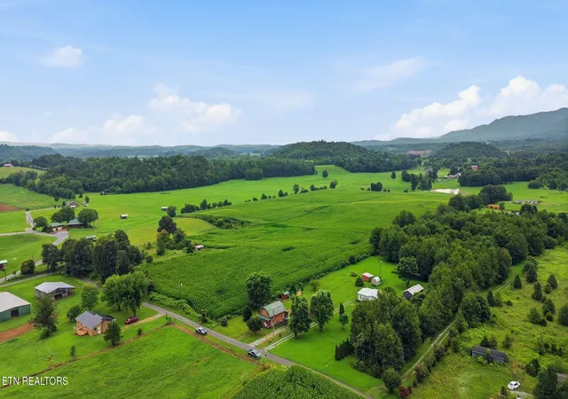 Photo 4 of Sale Pending at 445 Ricker Rd, Greeneville, TN 37743 | MLS# 1349716 | Listing updated on 2026-08-29