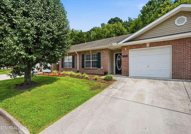 2nd image of 4055 Darwin Wy, Knoxville, TN 37918 | MLS# 1349952