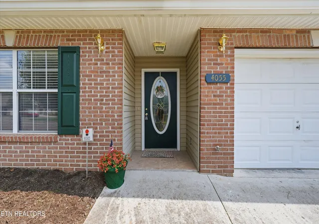 3rd image of 4055 Darwin Wy, Knoxville, TN 37918 | MLS# 1349952
