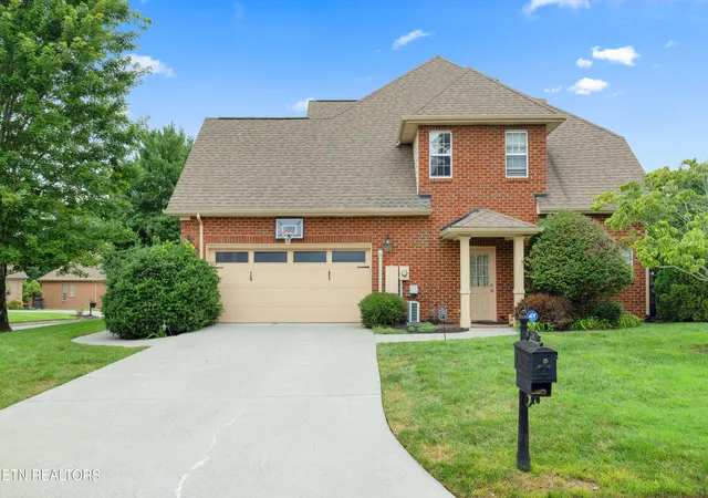 Photo 2 of Sale Pending at 12617 Hunters Crk Ln, Knoxville, TN 37922 | MLS# 1349717 | Listing updated on 2026-08-19