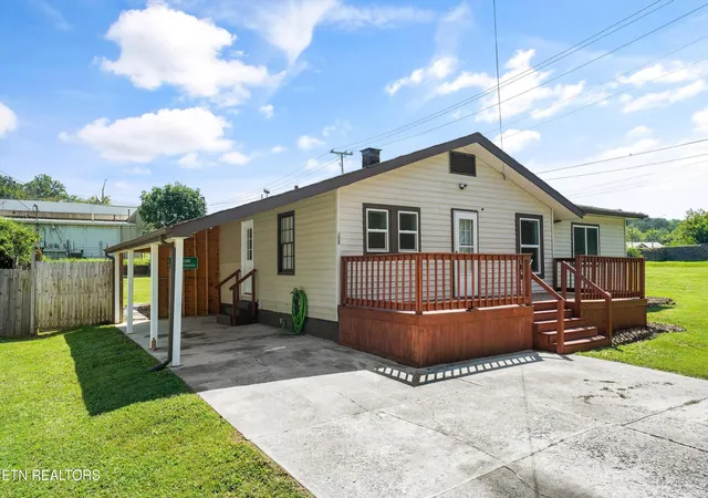 image of 502 Wallace Ave, Rocky Top, TN 37769 | MLS# 1350379