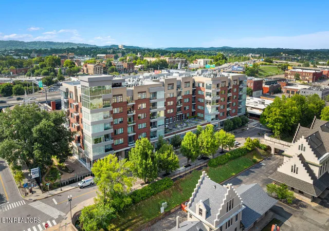 2nd image of 333 W Depot Ave, Knoxville, TN 37917