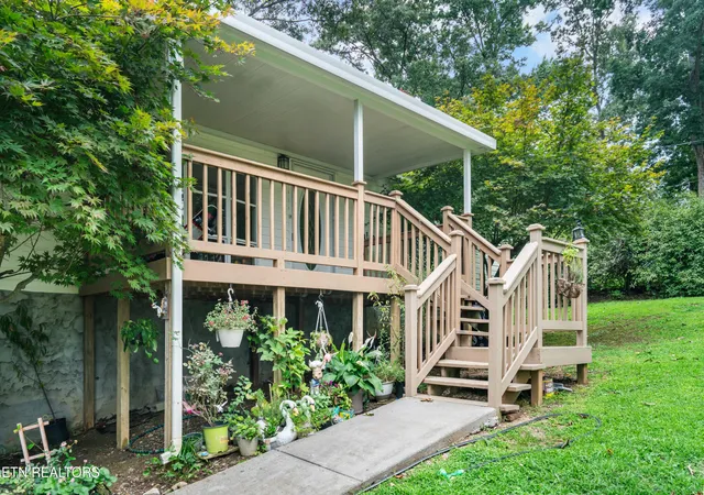 Photo 3 of Single family home for sale at 1711 Walnut Hl Ln, Sevierville, TN 37876 | MLS# 1350931 | Listing updated on 2026-10-09