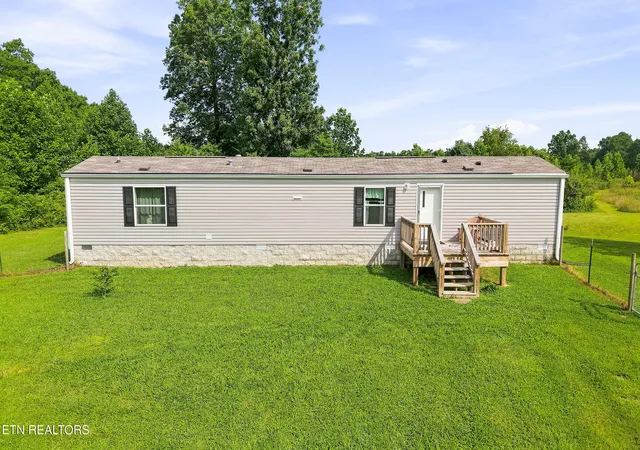 2nd image of 1181 W Ravenscroft Rd, Sparta, TN 38583 | MLS# 1349940