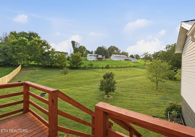 4th image of 417 Hammond Ave, Mount Carmel, TN 37645 | MLS# 1349761