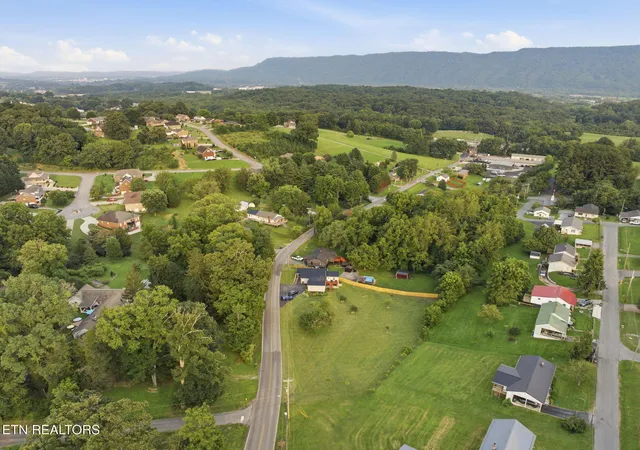 5th image of 417 Hammond Ave, Mount Carmel, TN 37645 | MLS# 1349761