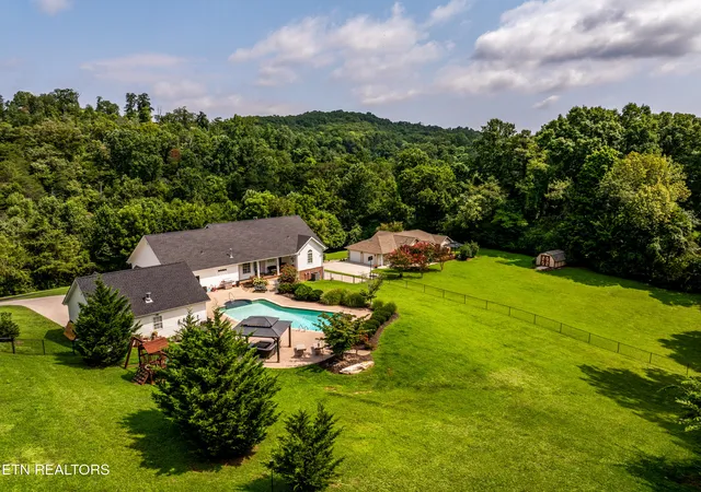 3rd image of 192 Marcowe Dr, Clinton, TN 37716 | MLS# 1349848