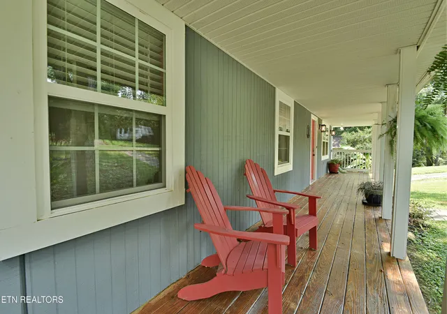 Photo 4 of Sale Pending at 700 Lake Forest Dr, Lenoir City, TN 37772 | MLS# 1349784 | Listing updated on 2026-09-19