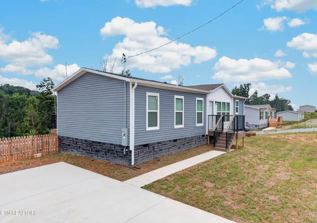 3rd image of 245 Laura Boling Loop Rd, Strawberry Plains, TN 37871 | MLS# 1349805