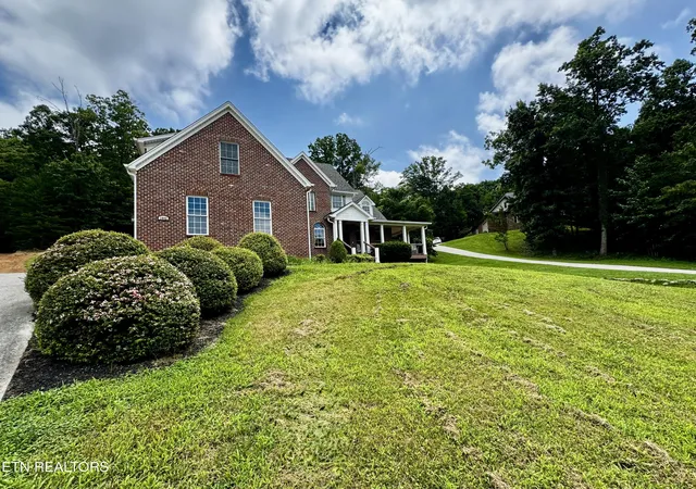 Photo 2 of Single family home for sale at 1802 Calgary Fls Ln, Knoxville, TN 37931 | MLS# 1349800 | Listing updated on 2026-08-18
