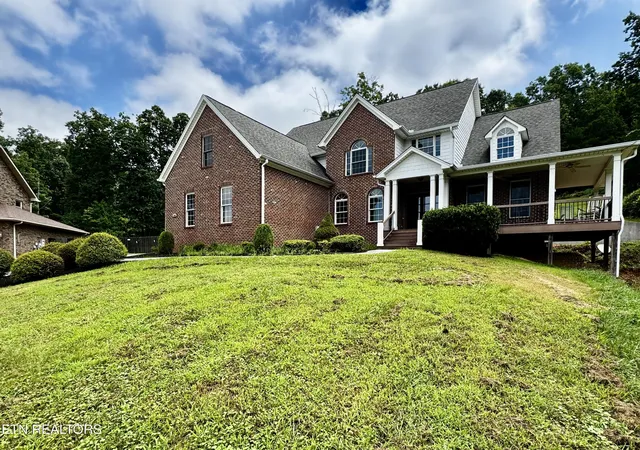Photo 3 of Single family home for sale at 1802 Calgary Fls Ln, Knoxville, TN 37931 | MLS# 1349800 | Listing updated on 2026-08-18