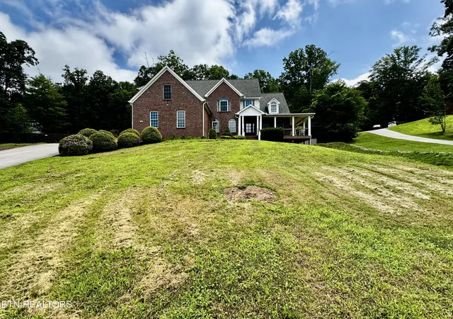 Photo 3 of Single family home for sale at 1802 Calgary Fls Ln, Knoxville, TN 37931 | MLS# 1349800 | Listing updated on 2026-08-18