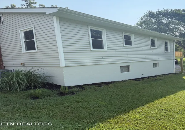 3rd image of 9504 Johnson Rd, Strawberry Plains, TN 37871 | MLS# 1350055