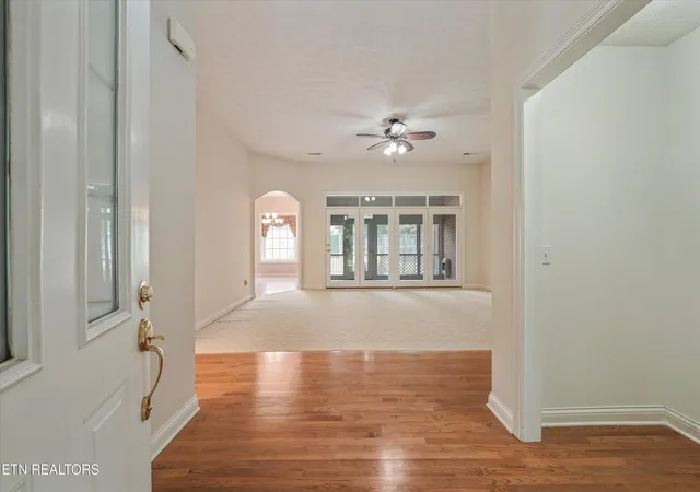 Photo 4 of Single family home for sale at 823 Royal View Dr, Maryville, TN 37801 | MLS# 1349929 | Listing updated on 2026-09-21