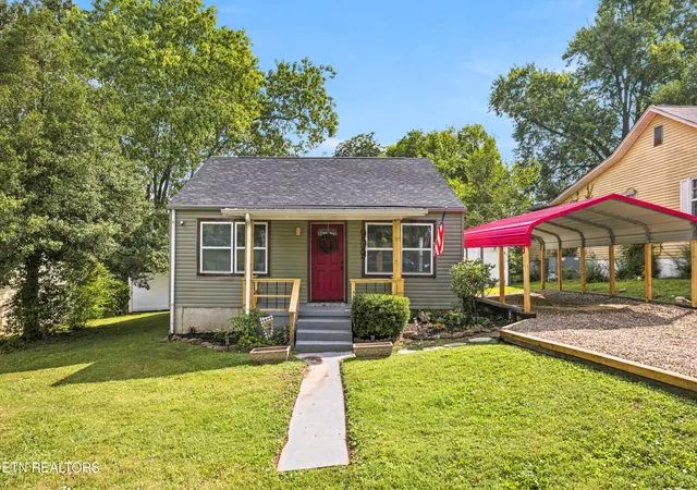2nd image of 909 N C St, Lenoir City, TN 37771 | MLS# 1351892