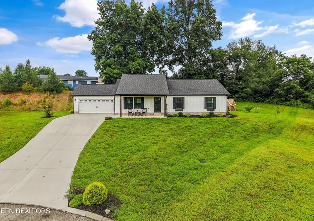 2nd image of 126 Zoe Cir, Jacksboro, TN 37757 | MLS# 1349824