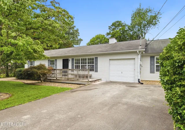 Photo 3 of Single family home for sale at 503 Tillman Rd, Knoxville, TN 37912 | MLS# 1350501 | Listing updated on 2026-08-06
