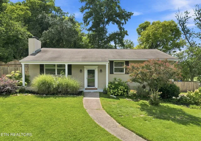 Photo 1 of Sale Pending at 217 Clearfield Rd, Knoxville, TN 37922 | MLS# 1351078 | Listing updated on 2026-09-08