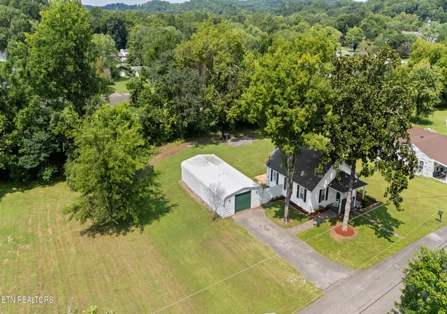 2nd image of 120 Shipe Rd, Powell, TN 37849 | MLS# 1350010