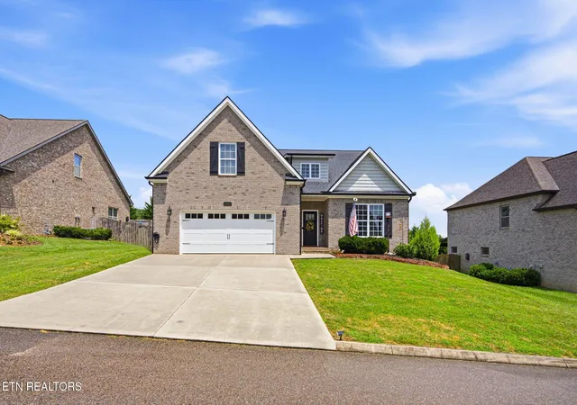 Photo 2 of Single family home for sale at 2337 Hickory Crst Ln, Knoxville, TN 37932 | MLS# 1349901 | Listing updated on 2026-09-08