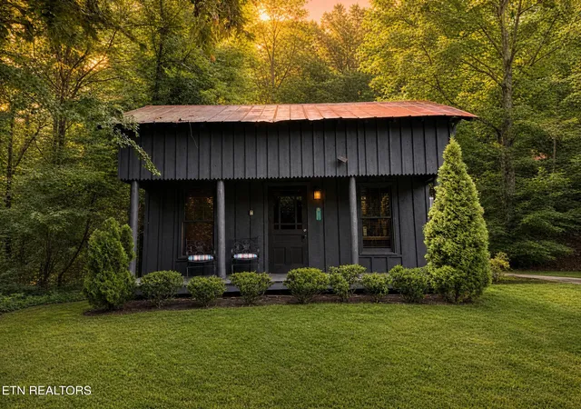 Photo 4 of Single family home for sale at 3059 Pittman Ctr Rd, Sevierville, TN 37876 | MLS# 1349903 | Listing updated on 2026-08-27