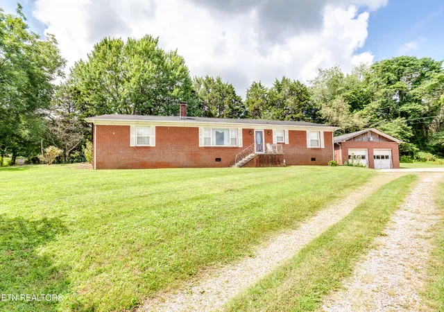 Photo 1 of Single family home for sale at 4512 Cabbage Dr, Knoxville, TN 37938 | MLS# 1350114 | Listing updated on 2026-08-31