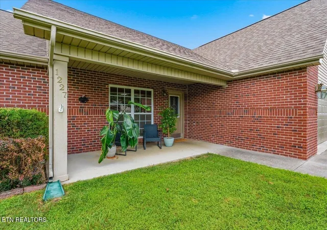 Photo 2 of Single family home for sale at 1227 Elsborn Ridge Rd, Maryville, TN 37801 | MLS# 1350185 | Listing updated on 2026-08-25