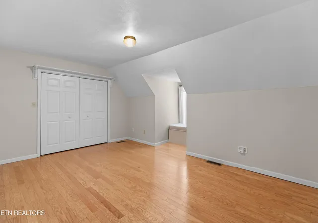 Listing Photo 5 - Condo for sale in building located at 1910 Walnut Ave, Jefferson City, TN 37760