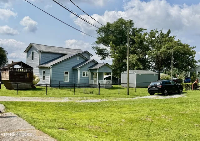 3rd image of 404 Church St, New Tazewell, TN 37825 | MLS# 1349888