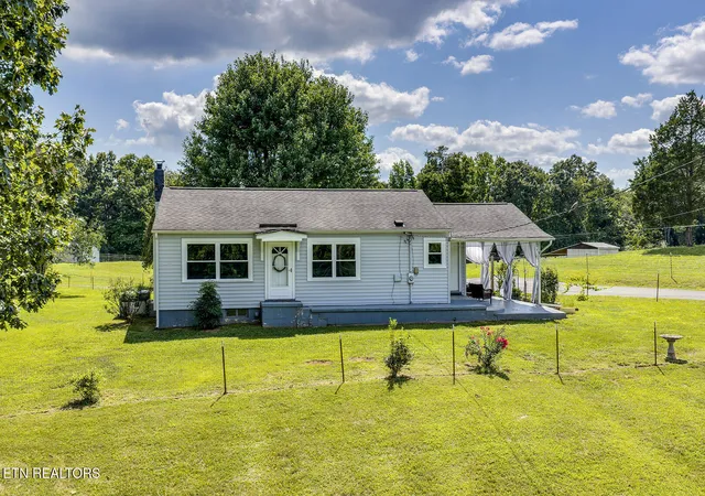 1st image of 747 E Evans St, Rockwood, TN 37854 | MLS# 1350391