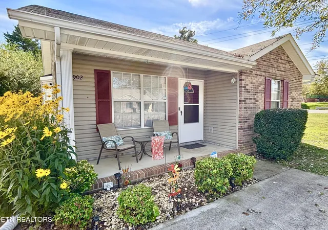 Photo 2 of Single family home for sale at 902 Middlebrook Ct, Sevierville, TN 37862 | MLS# 1349924 | Listing updated on 2026-08-05