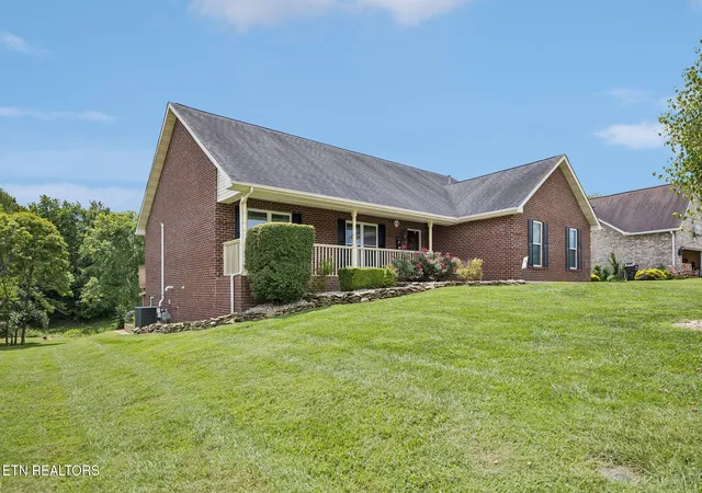 2nd image of 380 Willingham Dr, Lenoir City, TN 37771 | MLS# 1350837