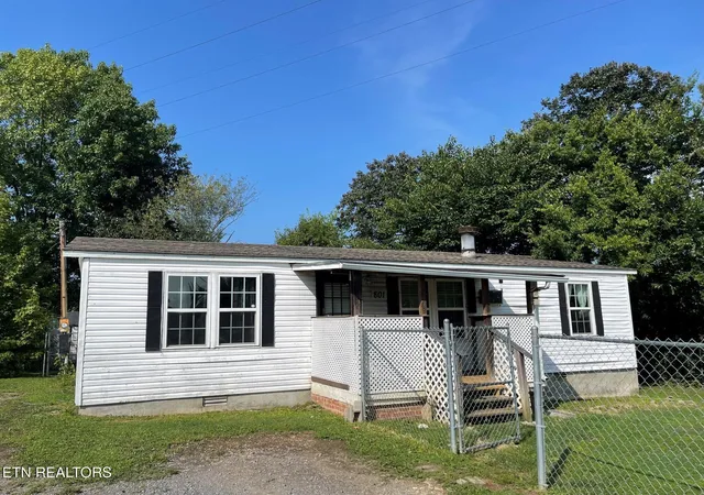 1st image of 801 Wilson Rd, Maryville, TN 37801 | MLS# 1351686
