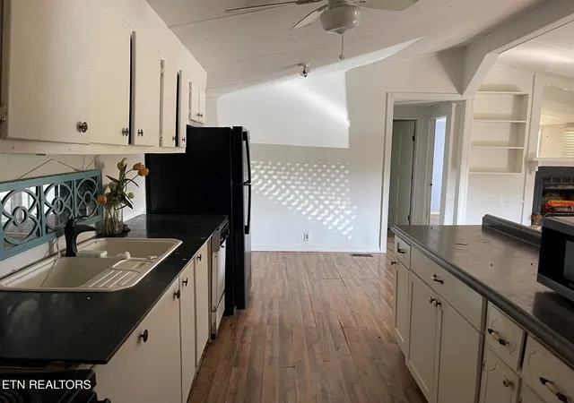 3rd image of 801 Wilson Rd, Maryville, TN 37801 | MLS# 1351686