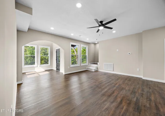 4th image of 1045 N Gay St, Dandridge, TN 37725 | MLS# 1349987