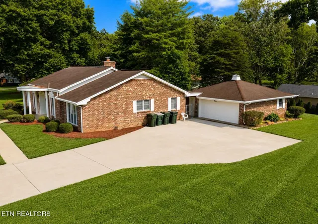 Photo 3 of Sale Pending at 132 Kimbili Dr, Greeneville, TN 37745 | MLS# 1349969 | Listing updated on 2026-08-28